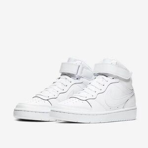 Nike Court Borough Mid 2
Big Kids' Shoes